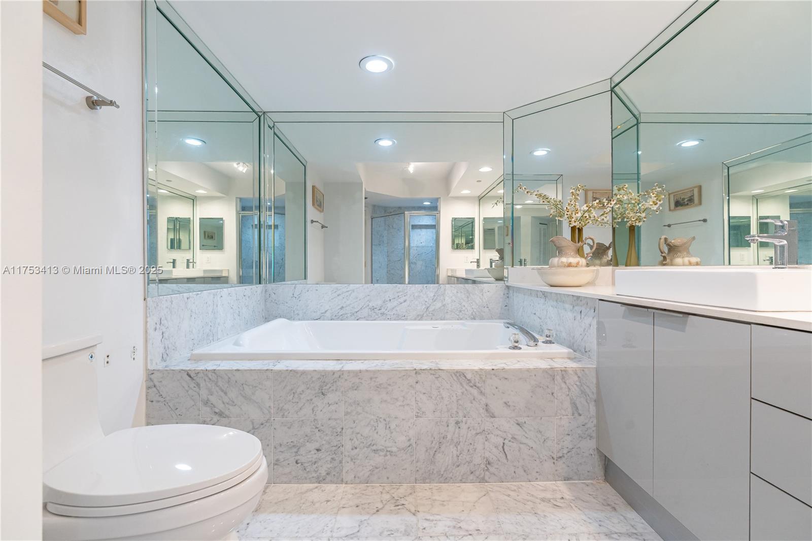 OCEANIA IV CONDO - Residential