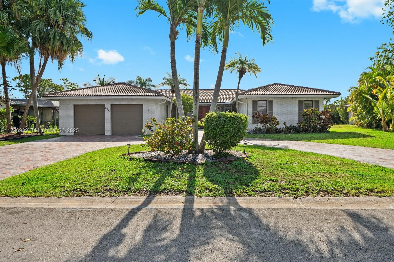 3215 Nw 114th Ln, Coral Springs, Broward County, Florida - 4 Bedrooms  
3 Bathrooms - 