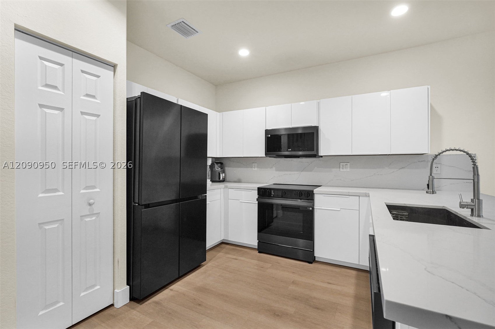9255 W 33rd Ln 9255