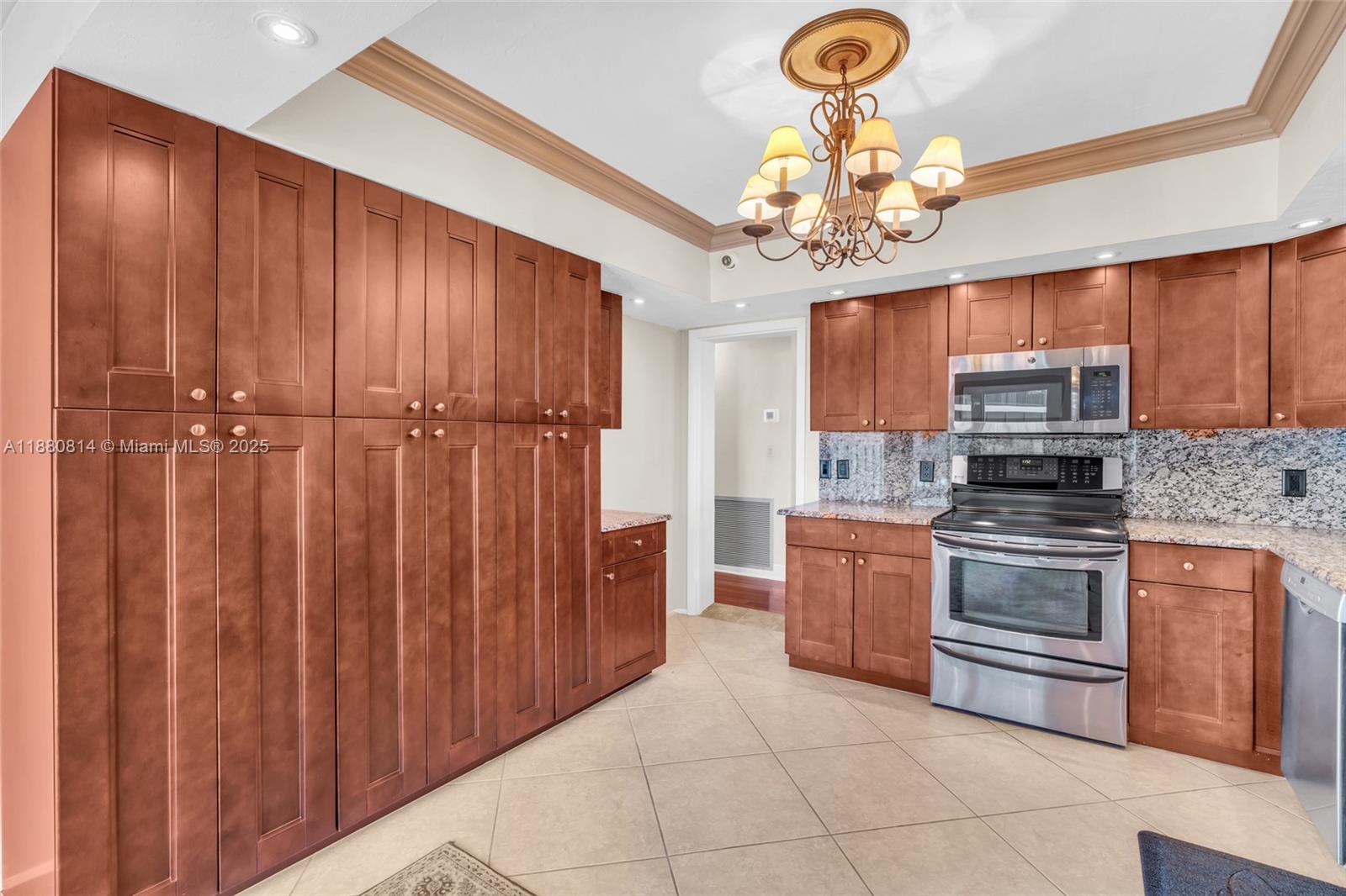 POINTE ROYALE - Residential