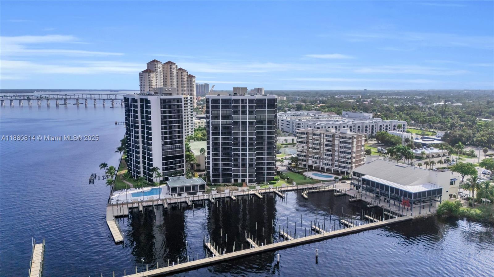POINTE ROYALE - Residential