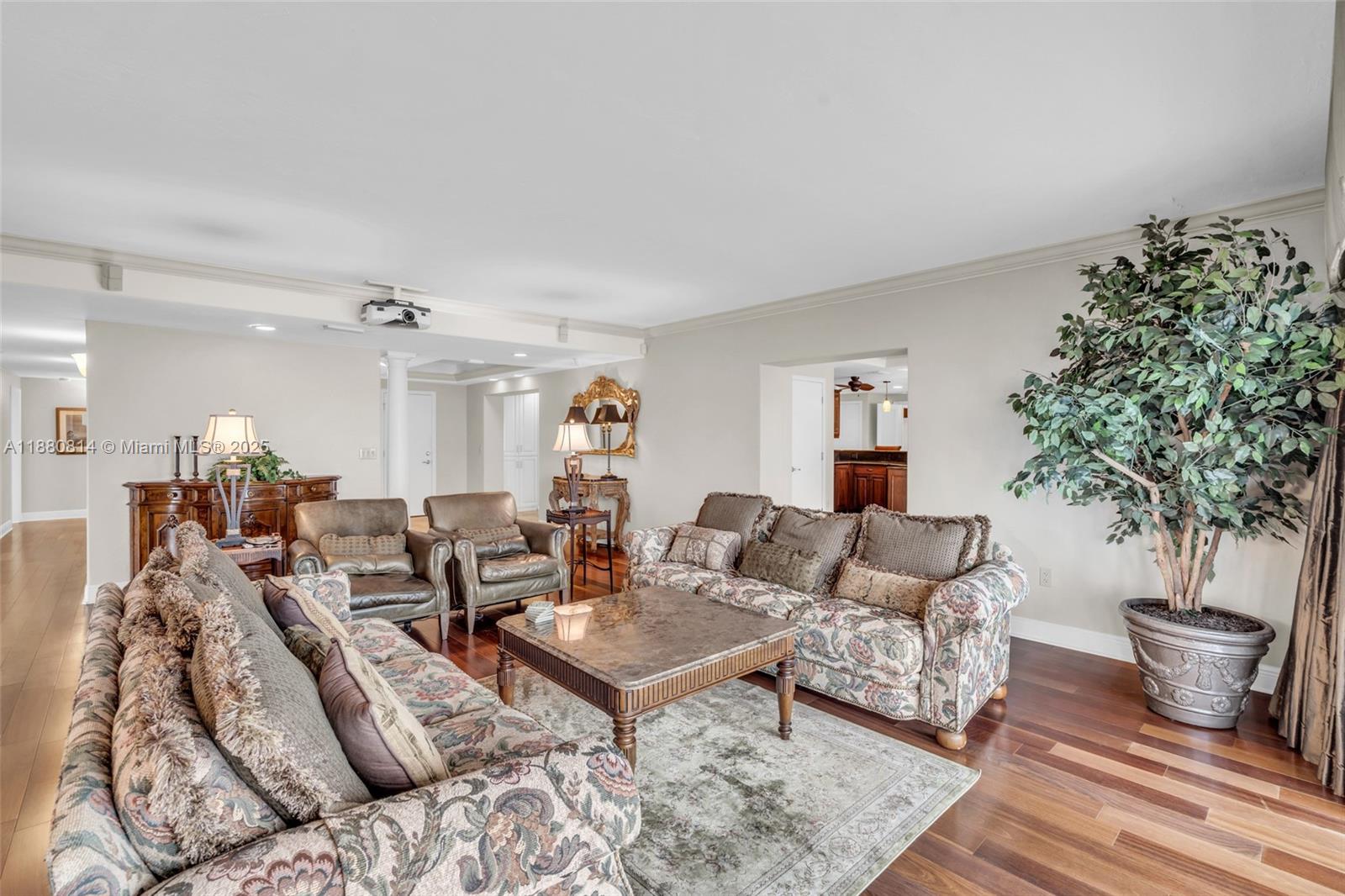 POINTE ROYALE - Residential