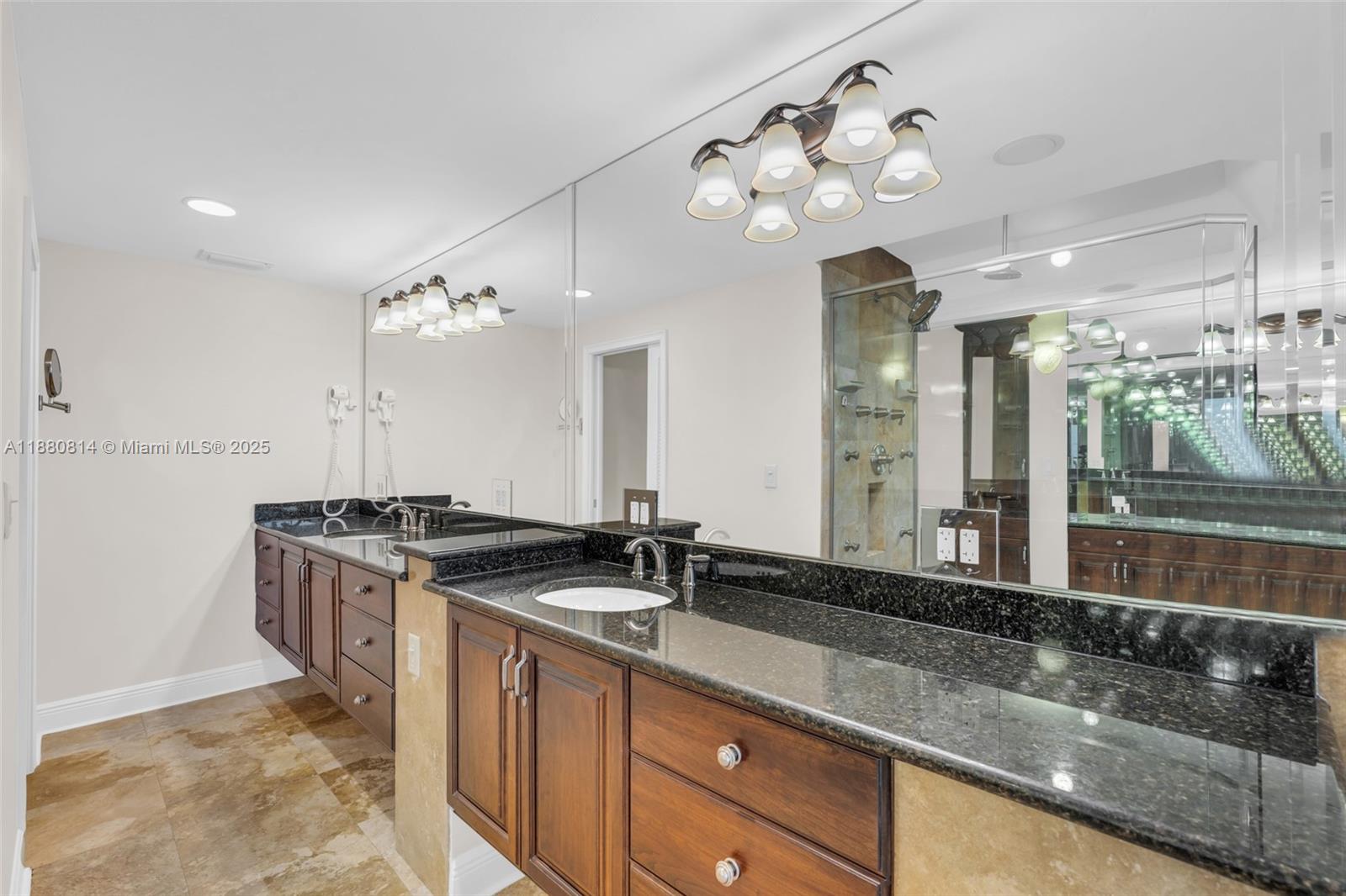 POINTE ROYALE - Residential