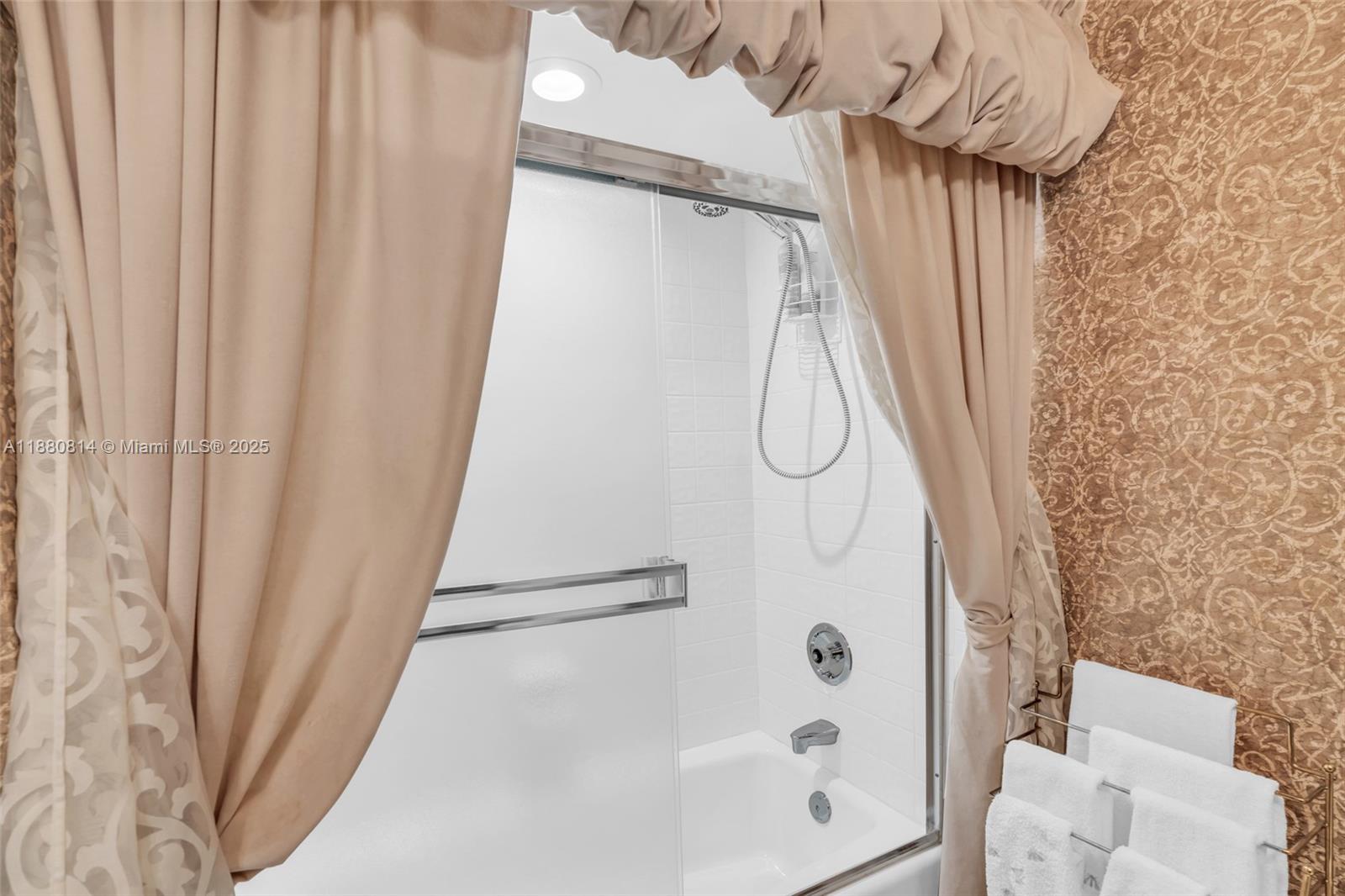 POINTE ROYALE - Residential