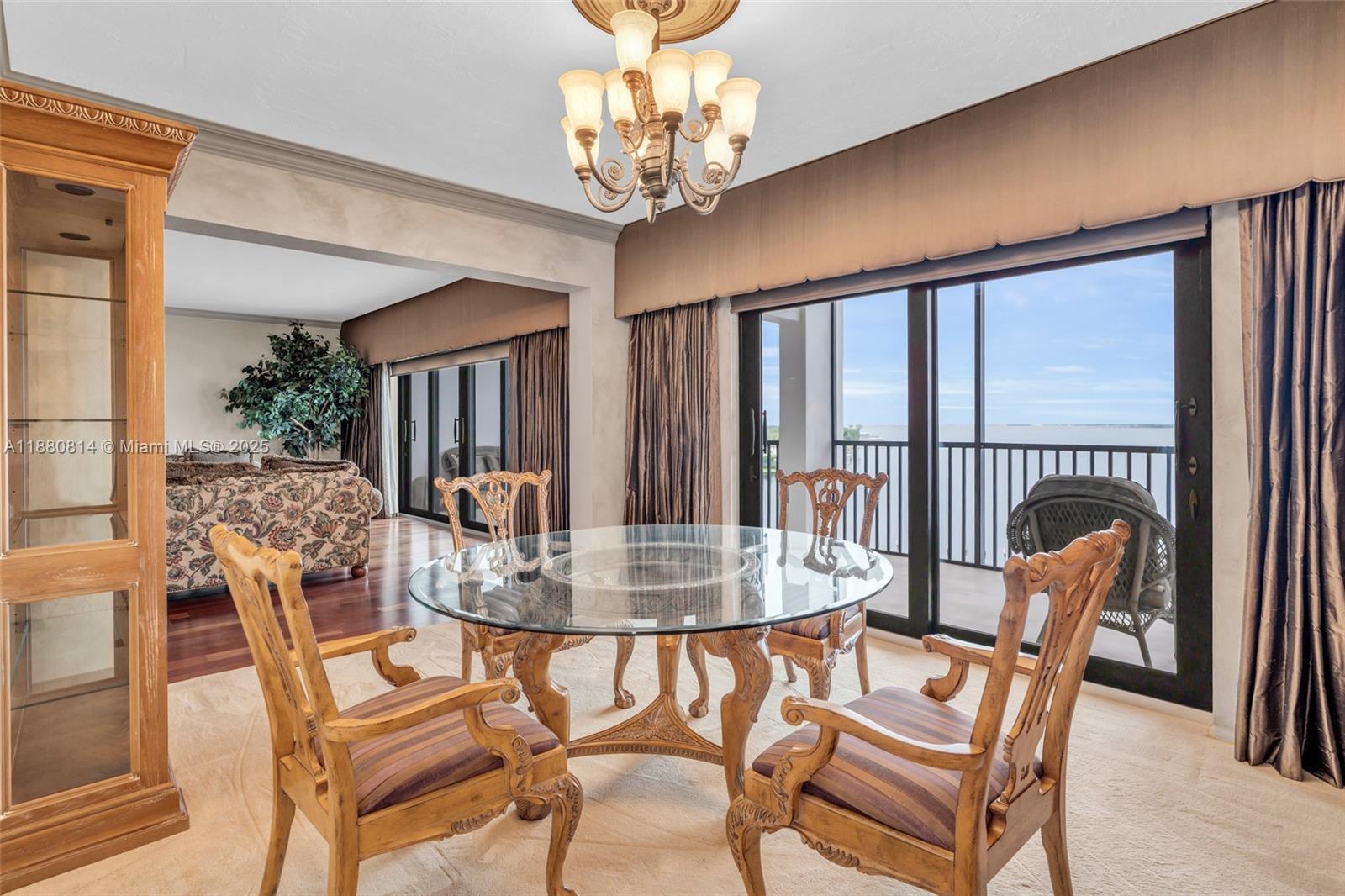 POINTE ROYALE - Residential