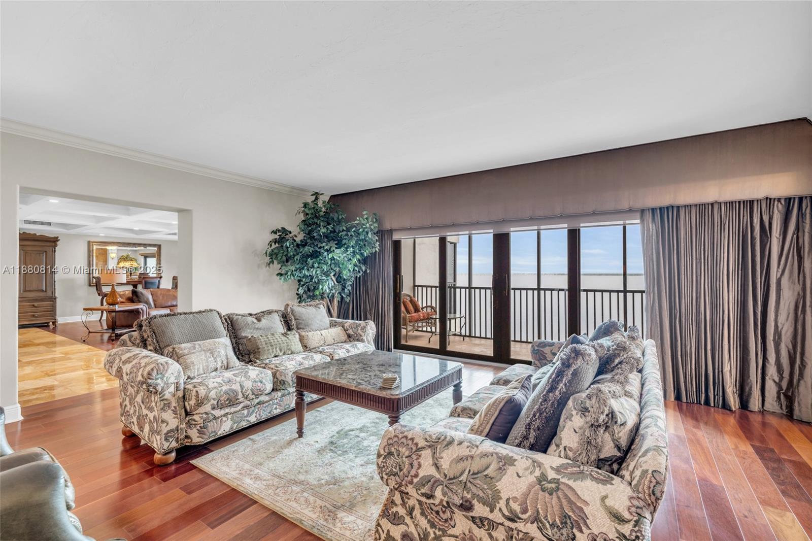 POINTE ROYALE - Residential