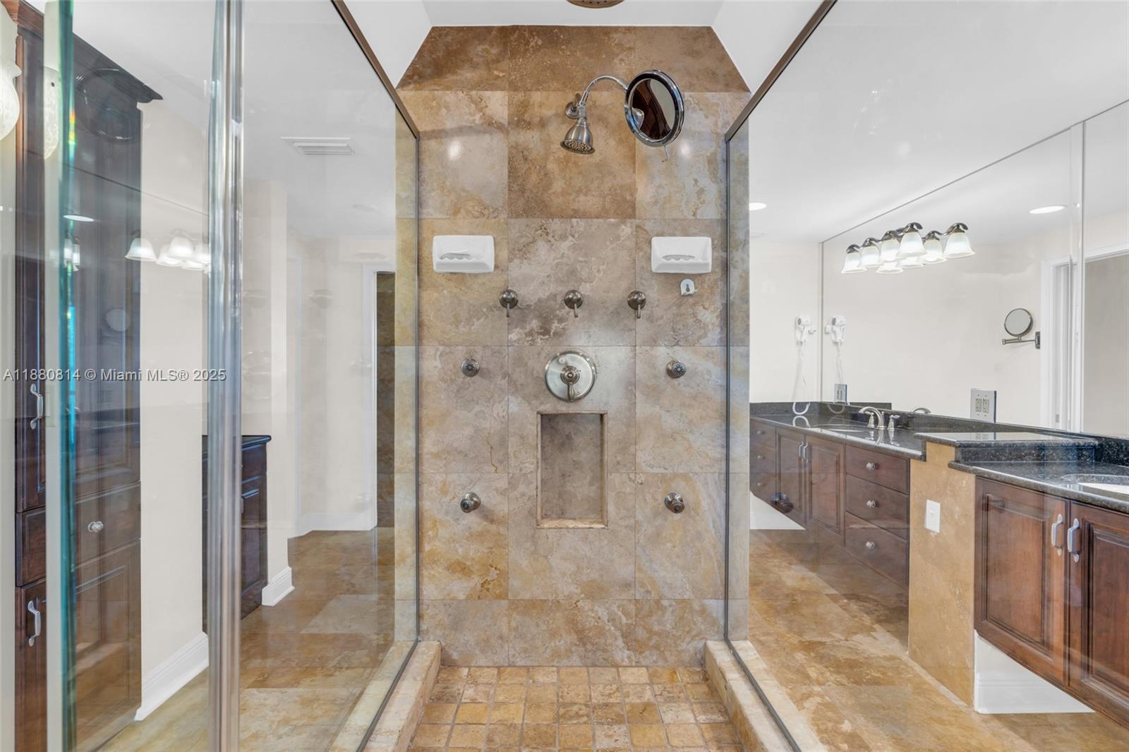 POINTE ROYALE - Residential