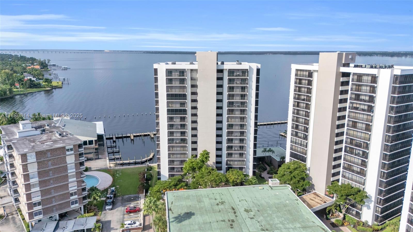 POINTE ROYALE - Residential