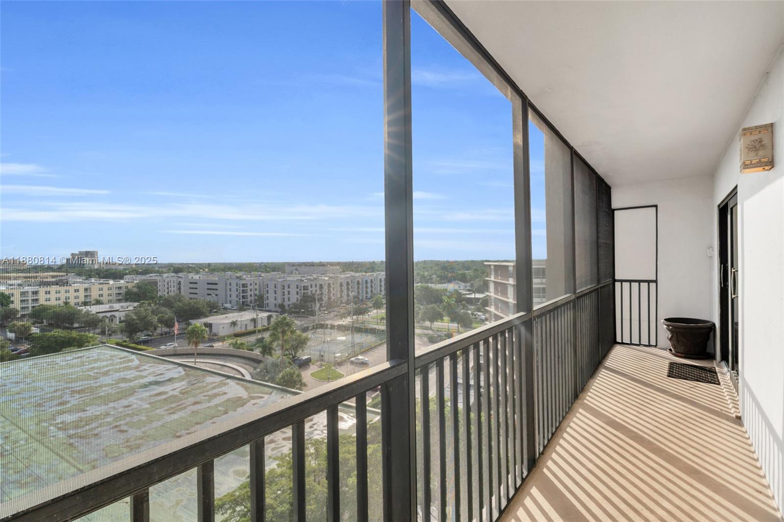 POINTE ROYALE - Residential
