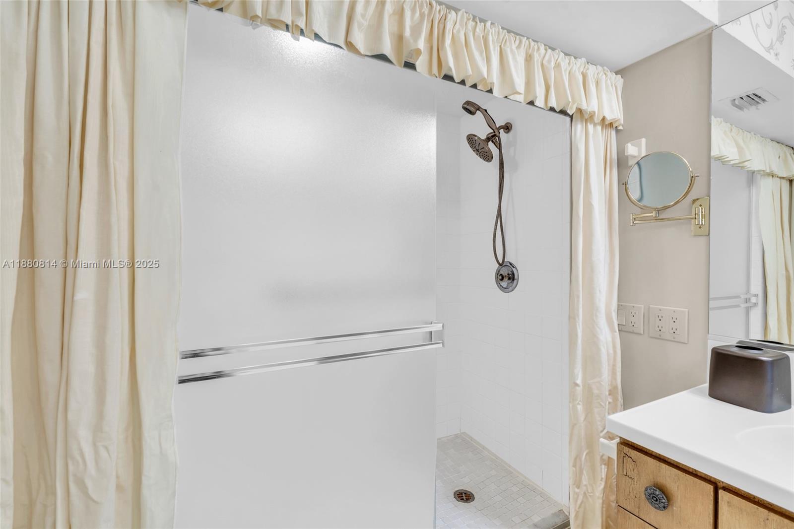 POINTE ROYALE - Residential