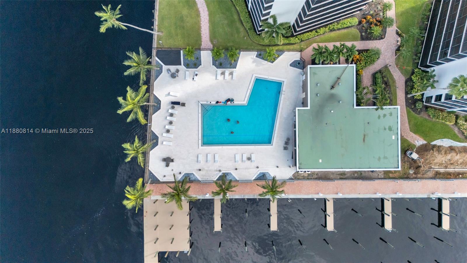 POINTE ROYALE - Residential