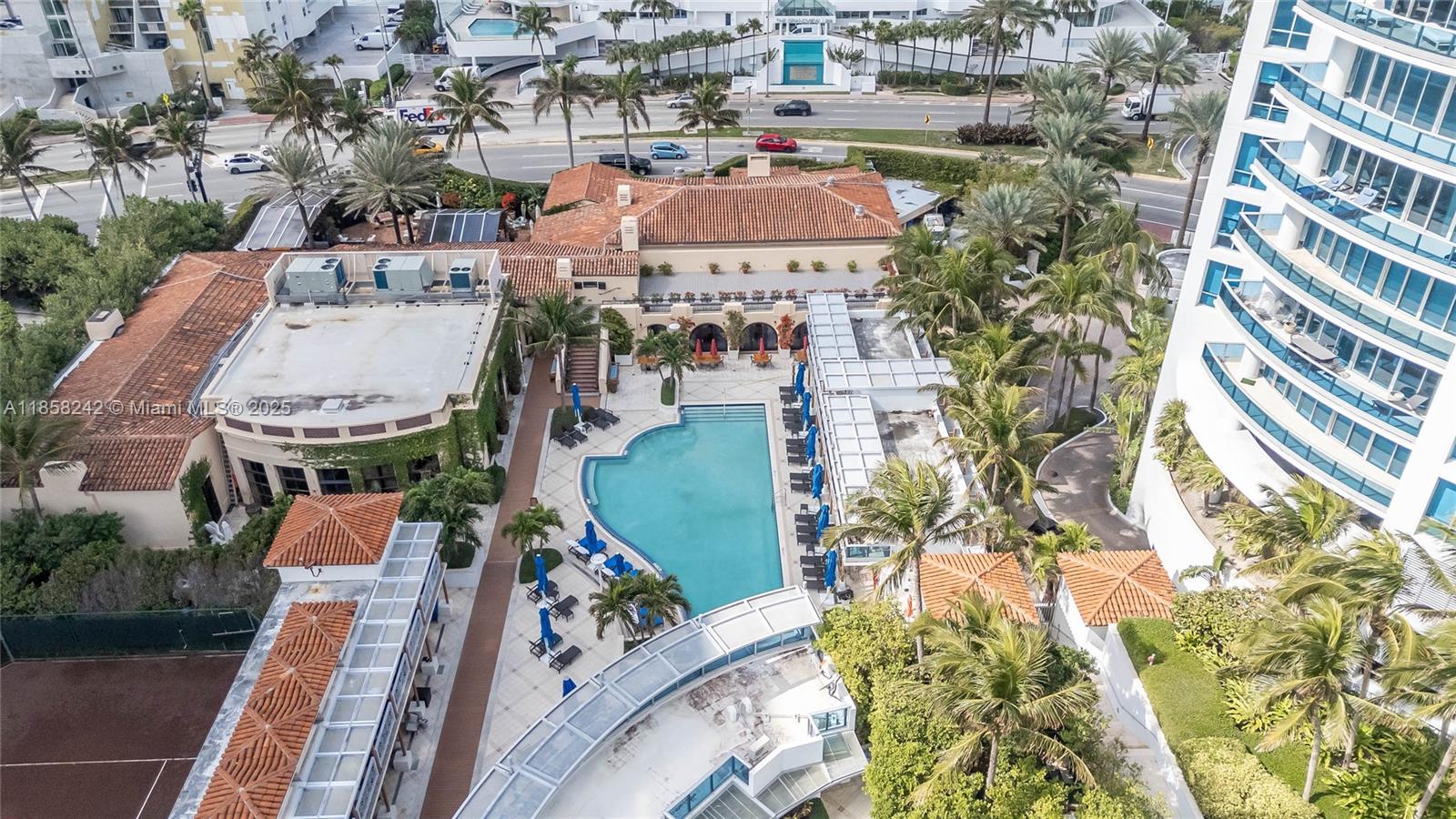 RESIDENCES - THE BATH CLUB - Residential