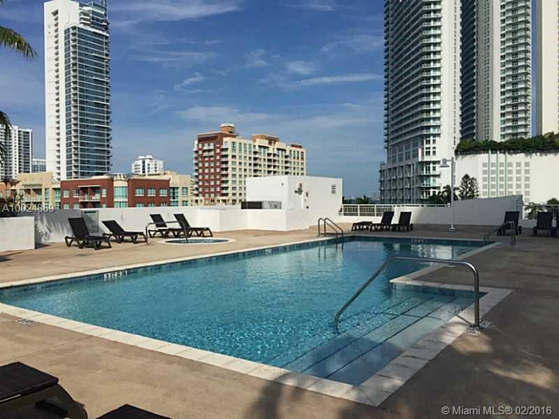 BEAUTIFUL 1 BED 1 BATH CONVENIENTLY LOCATED NEAR ALL OF THE CITY'S ATTRACTIONS . WORLD CLASS AMENITIES , 24 HRS SECURITY DESK . " EASY TO SHOW" !!! LB at the​​‌​​​​‌​‌​​​‌‌​​​‌‌‌​​‌​​‌‌​​​​ stairs.