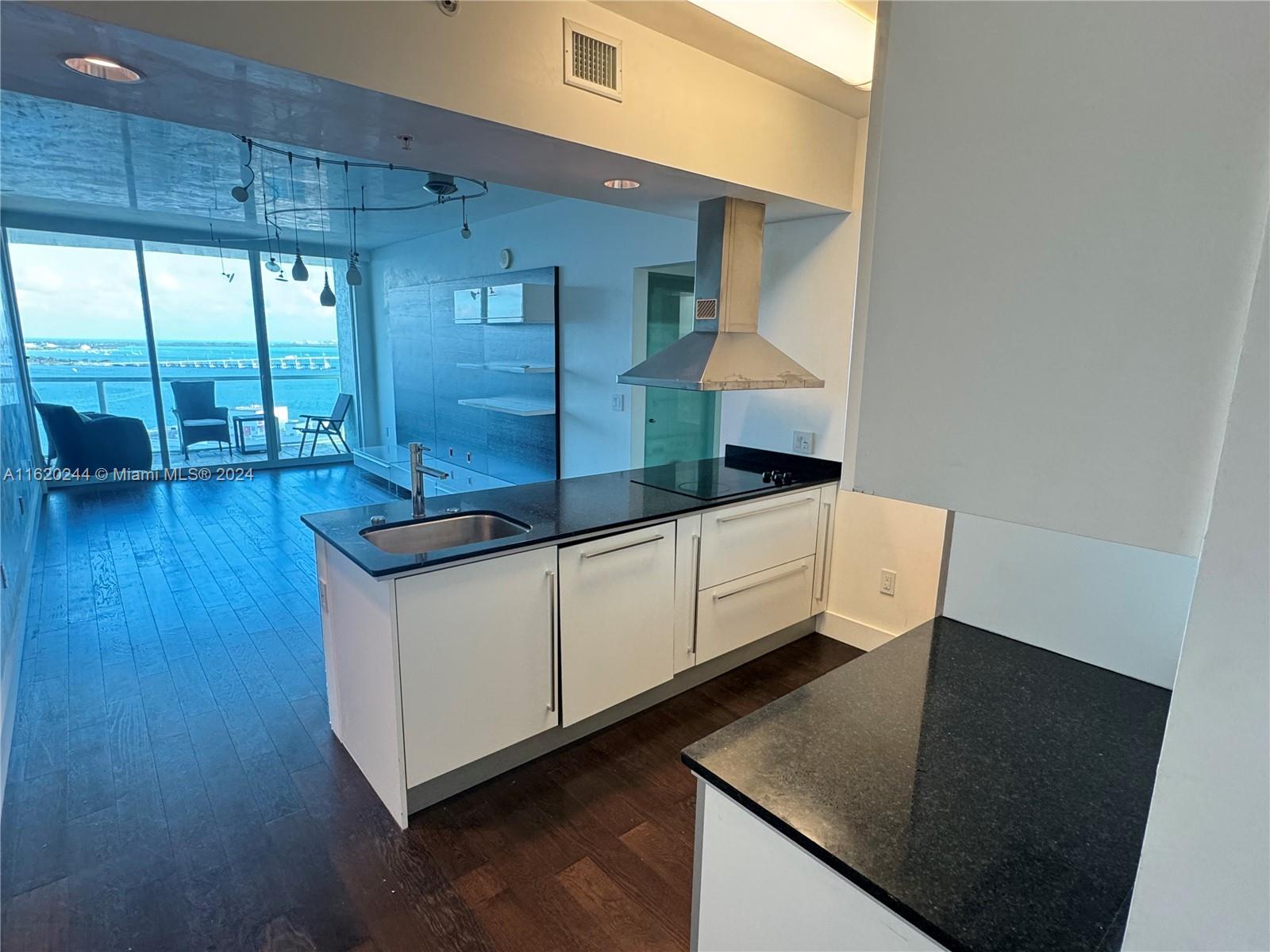 THE EMERALD AT BRICKELL C - Residential