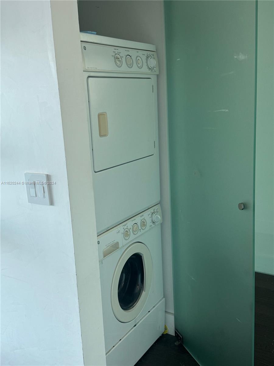 THE EMERALD AT BRICKELL C - Residential