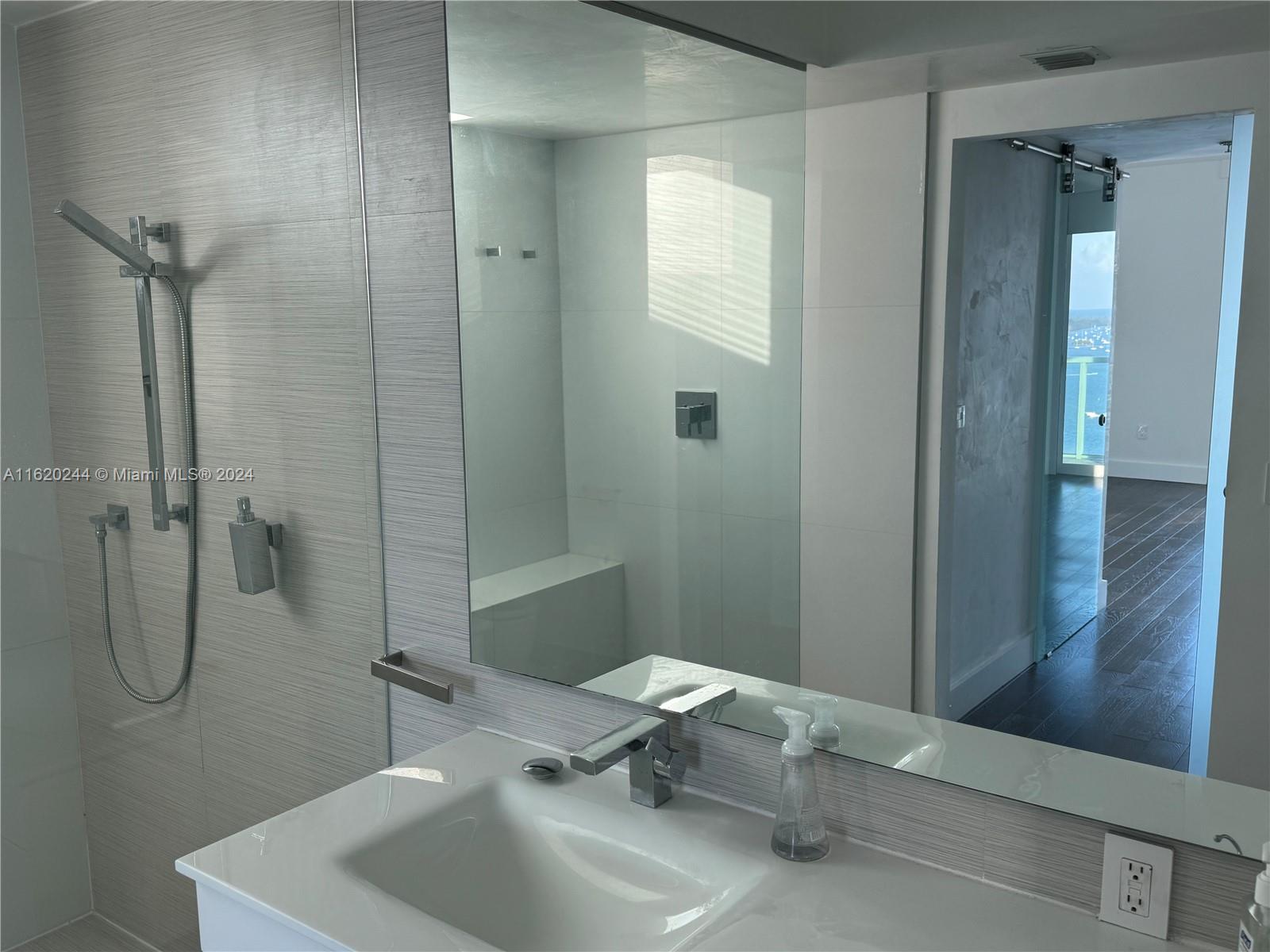 THE EMERALD AT BRICKELL C - Residential