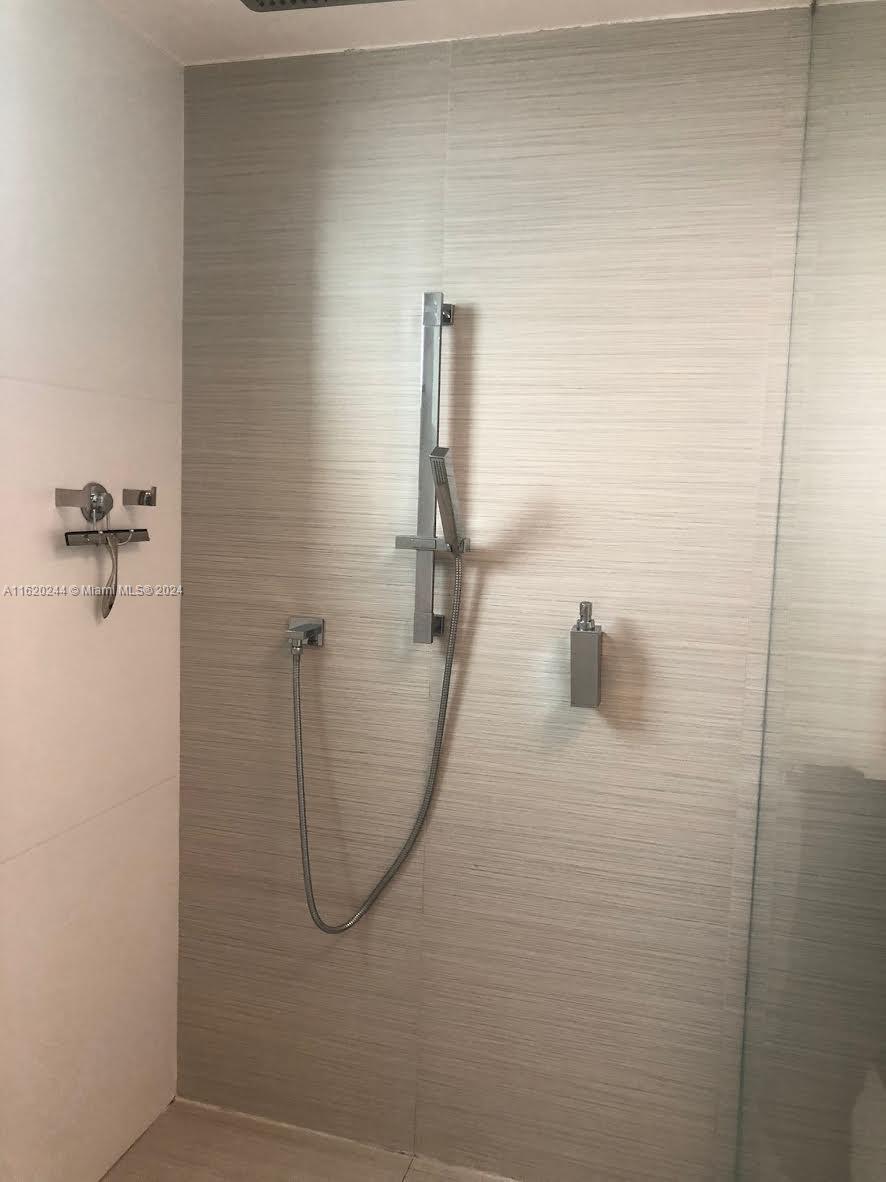 THE EMERALD AT BRICKELL C - Residential