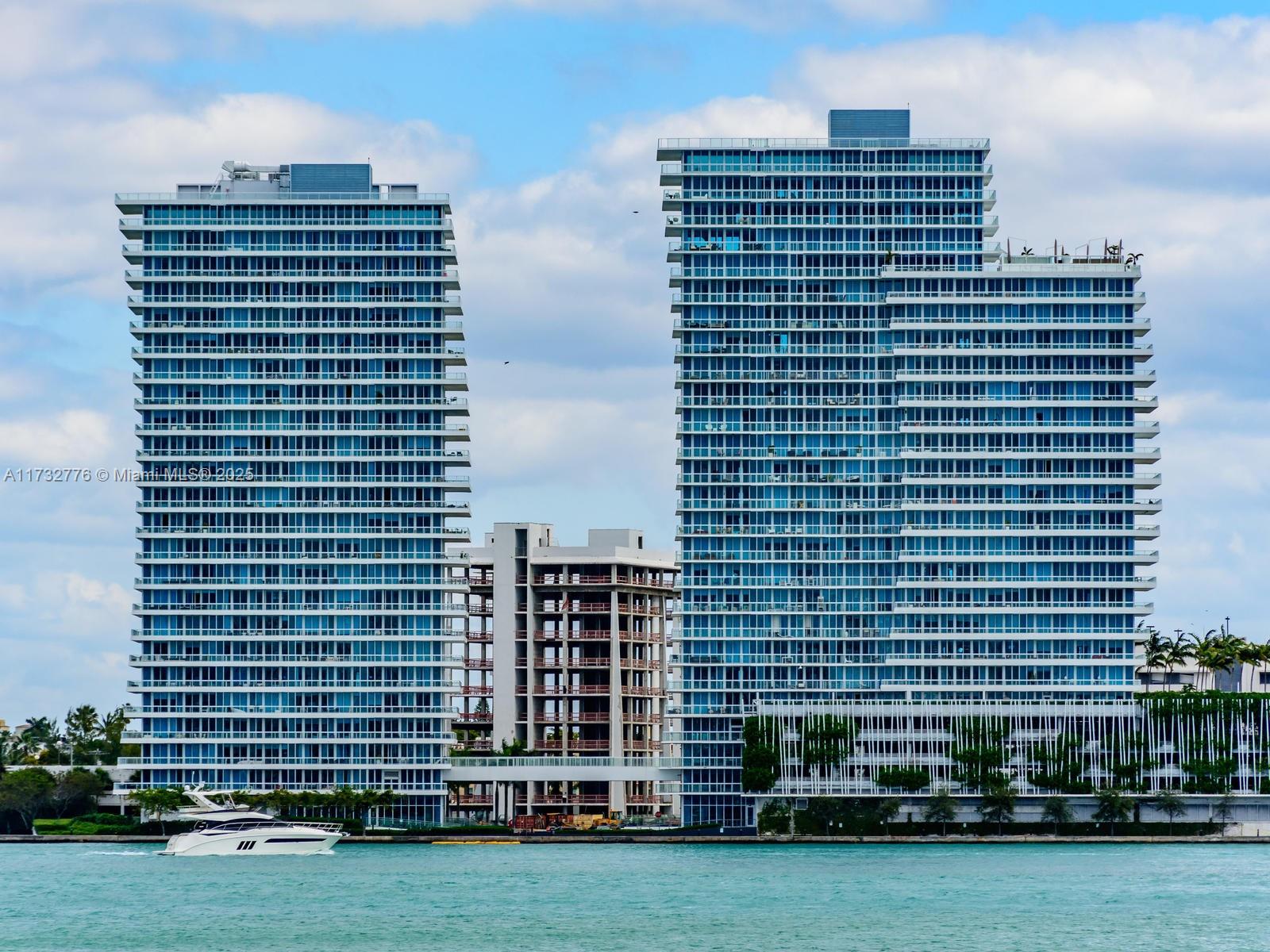 Property for Sale at 520 West Ave 1401, Miami Beach, Miami-Dade County, Florida - Bedrooms: 3 
Bathrooms: 4  - $1,945,000