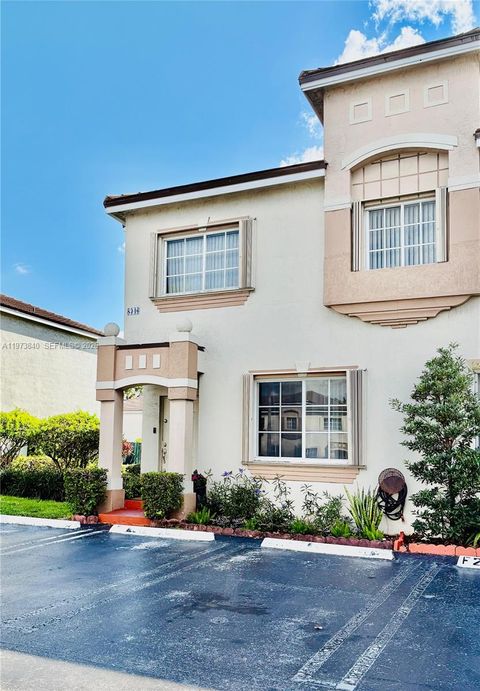 8346 NW 10th St Miami FL 33126