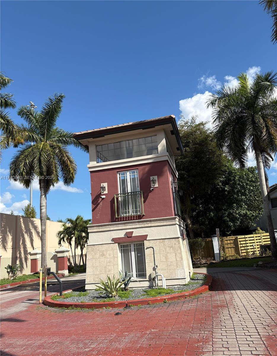 SECRET GARDEN CONDO - Residential