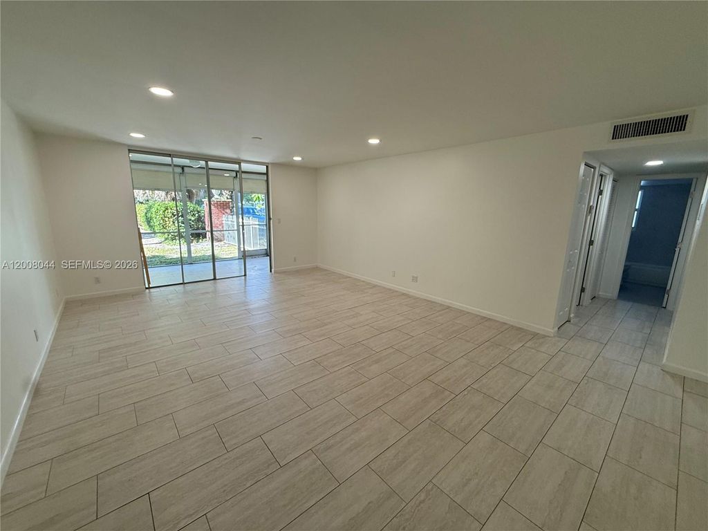 Photo of 609 NE 14th Ave #108, Hallandale Beach, FL 33009 (MLS # A12008044)