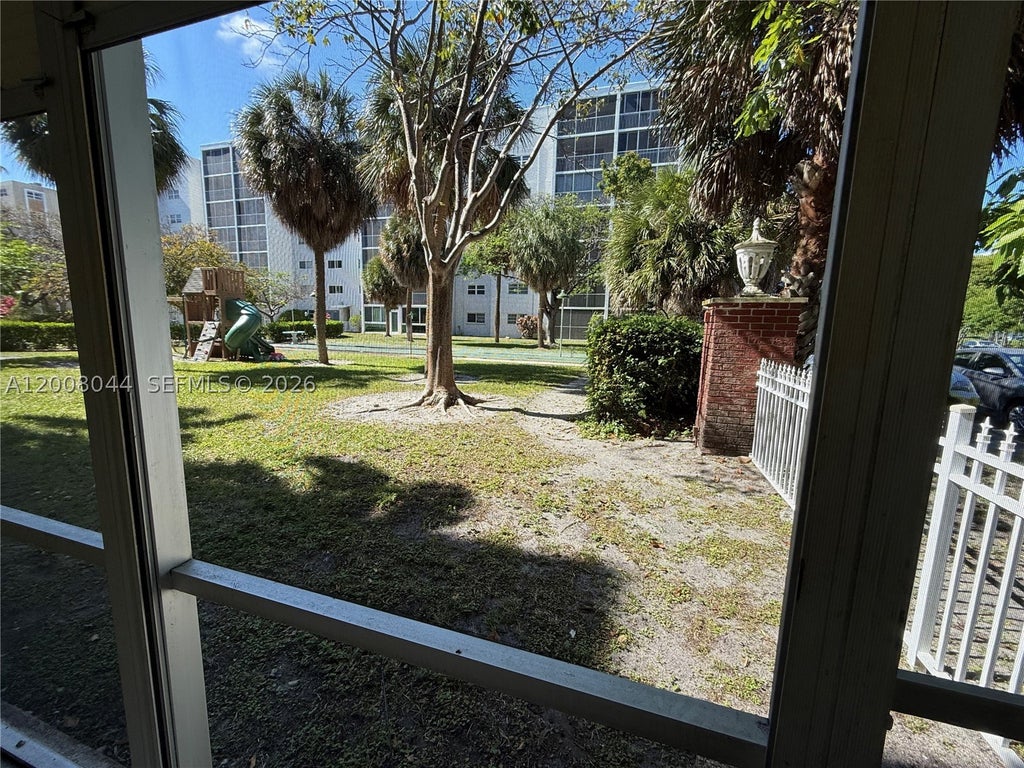 Photo of 609 NE 14th Ave #108, Hallandale Beach, FL 33009 (MLS # A12008044)