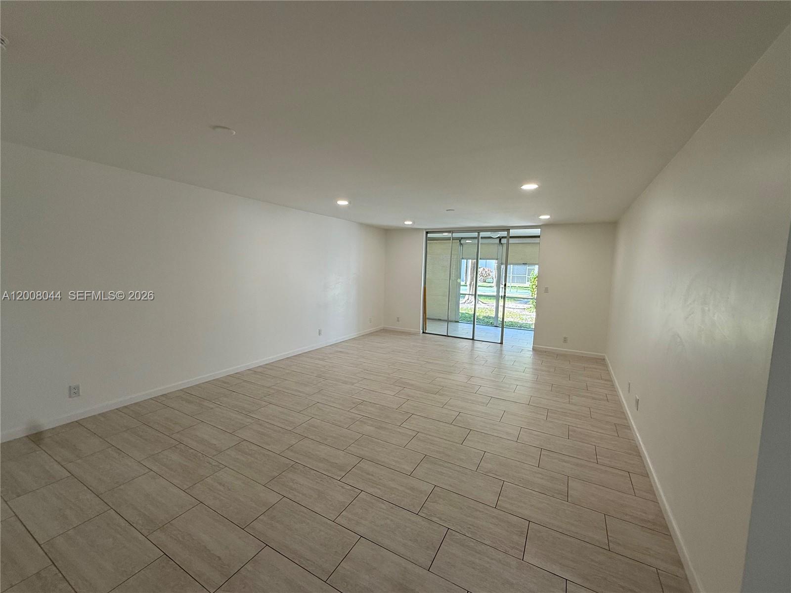 609 NE 14th Ave 108