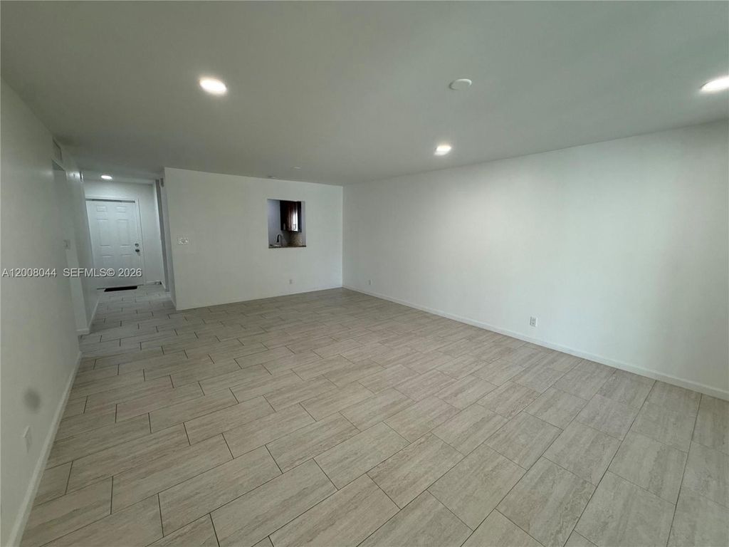 Photo of 609 NE 14th Ave #108, Hallandale Beach, FL 33009 (MLS # A12008044)