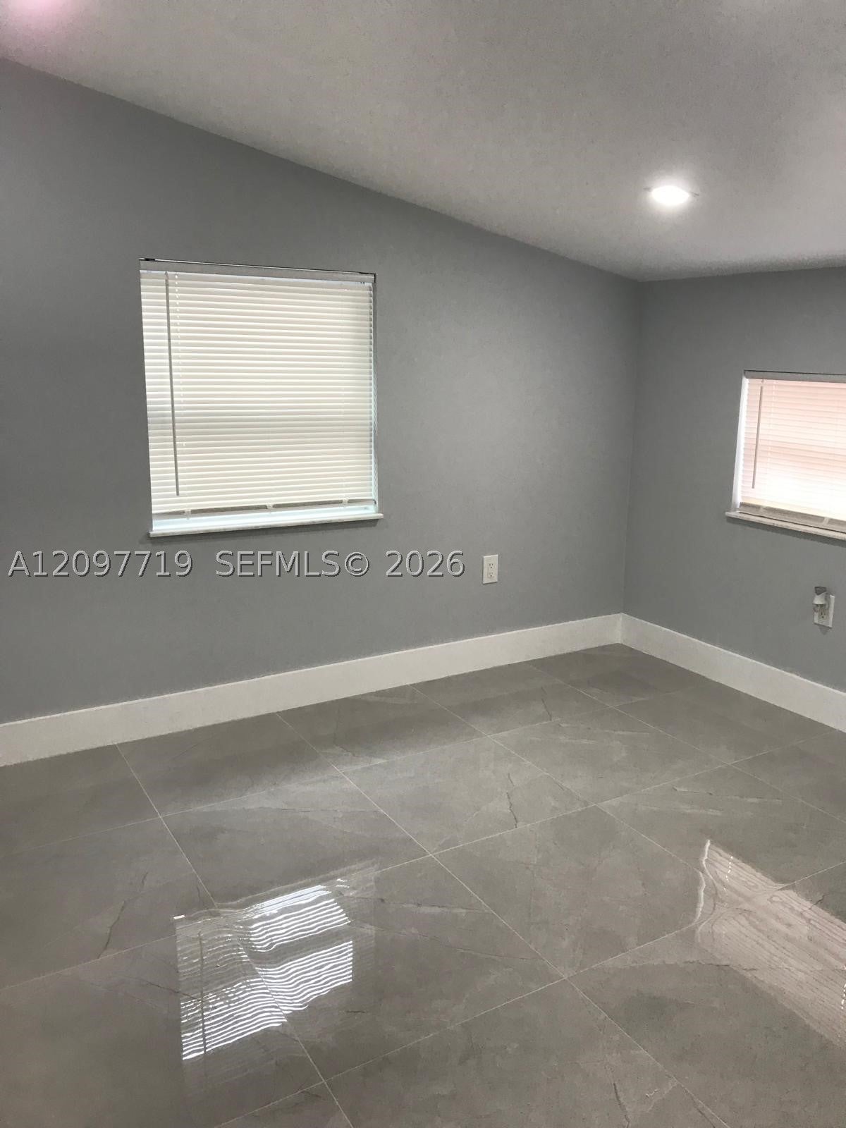 10450 SW 42nd Ter