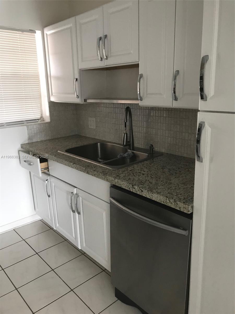 ARROWHEAD CONDO NO IV - Residential