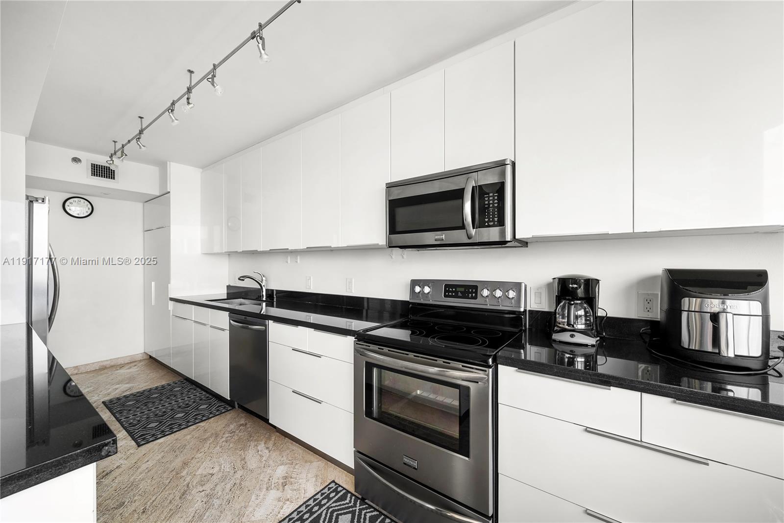 1000 ISL BLVD WILLIAMS IS - Residential Lease