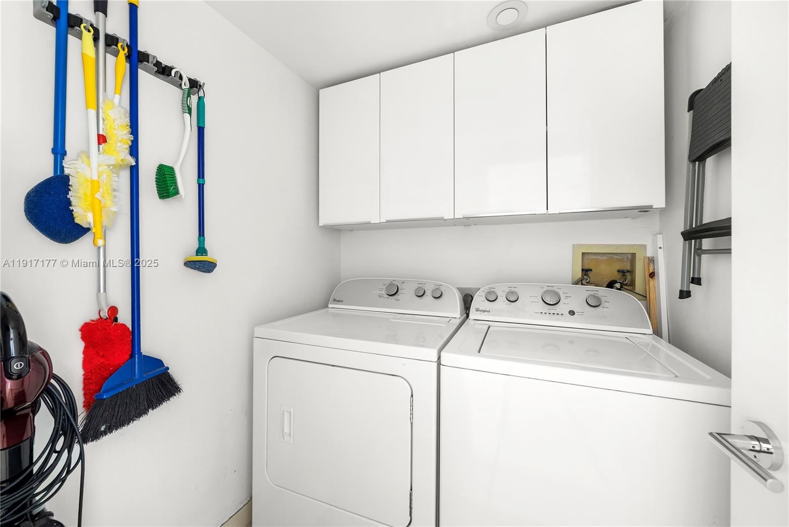 1000 ISL BLVD WILLIAMS IS - Residential Lease