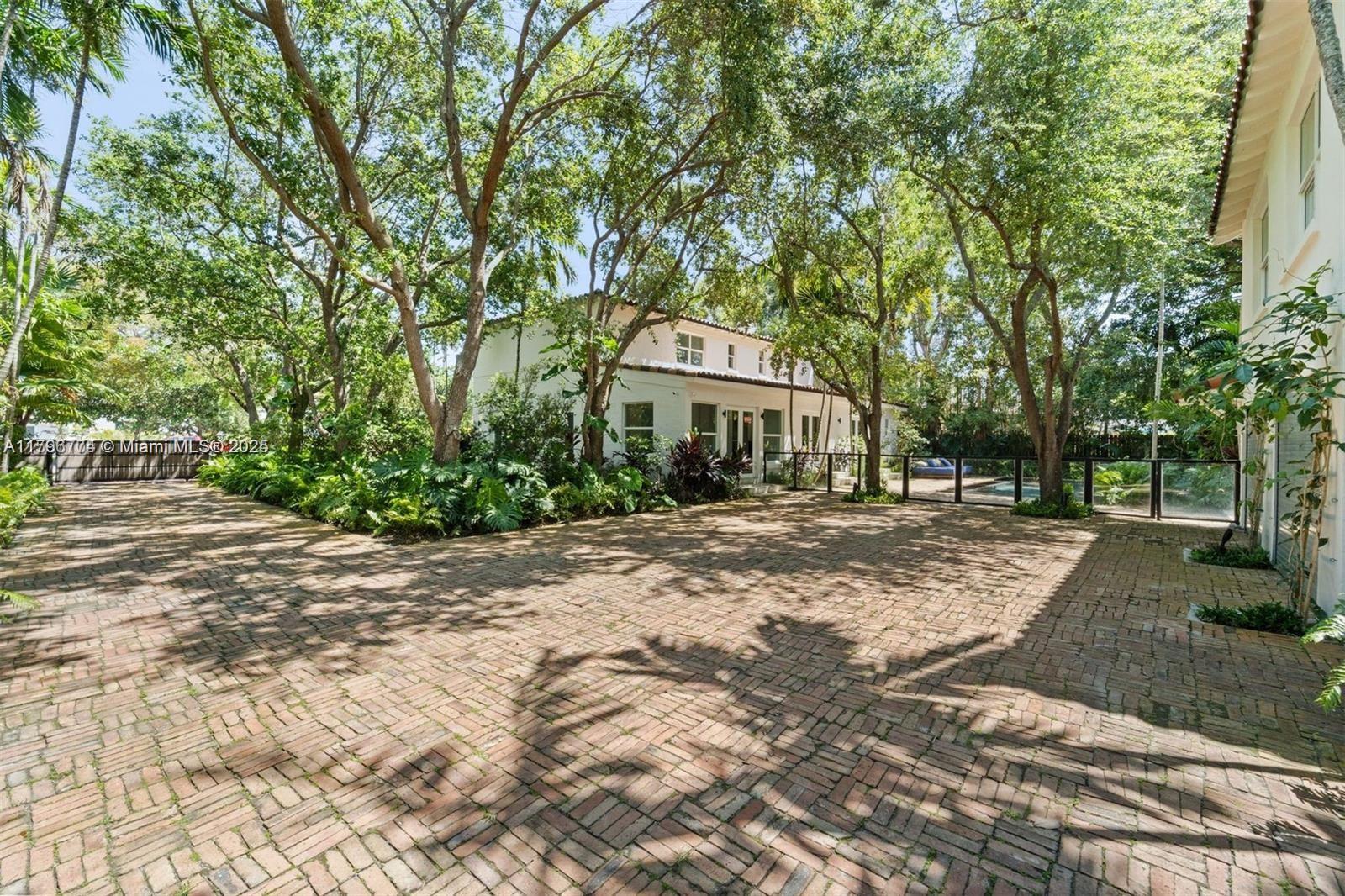 5812 Alton Rd