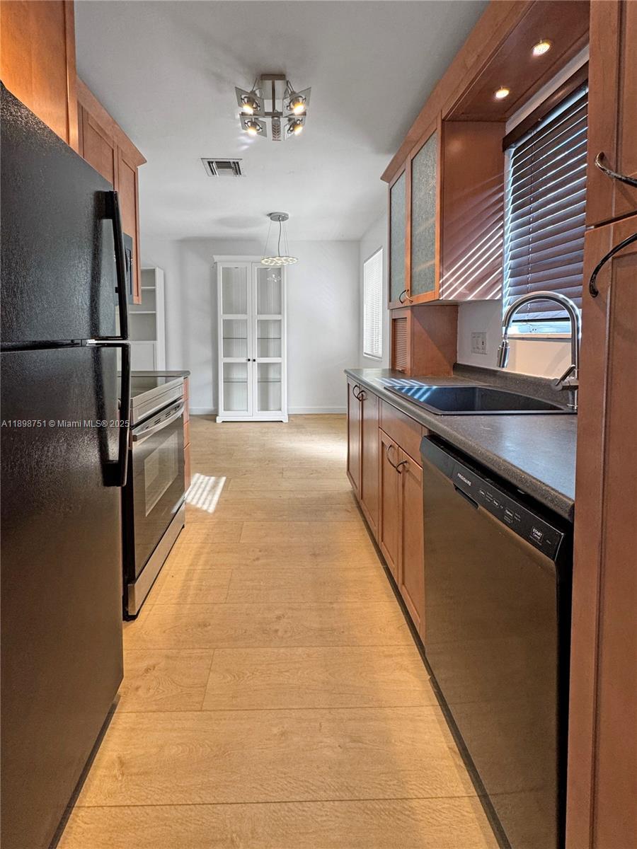 CORONET HAVEN CONDOMINIUM - Residential Lease
