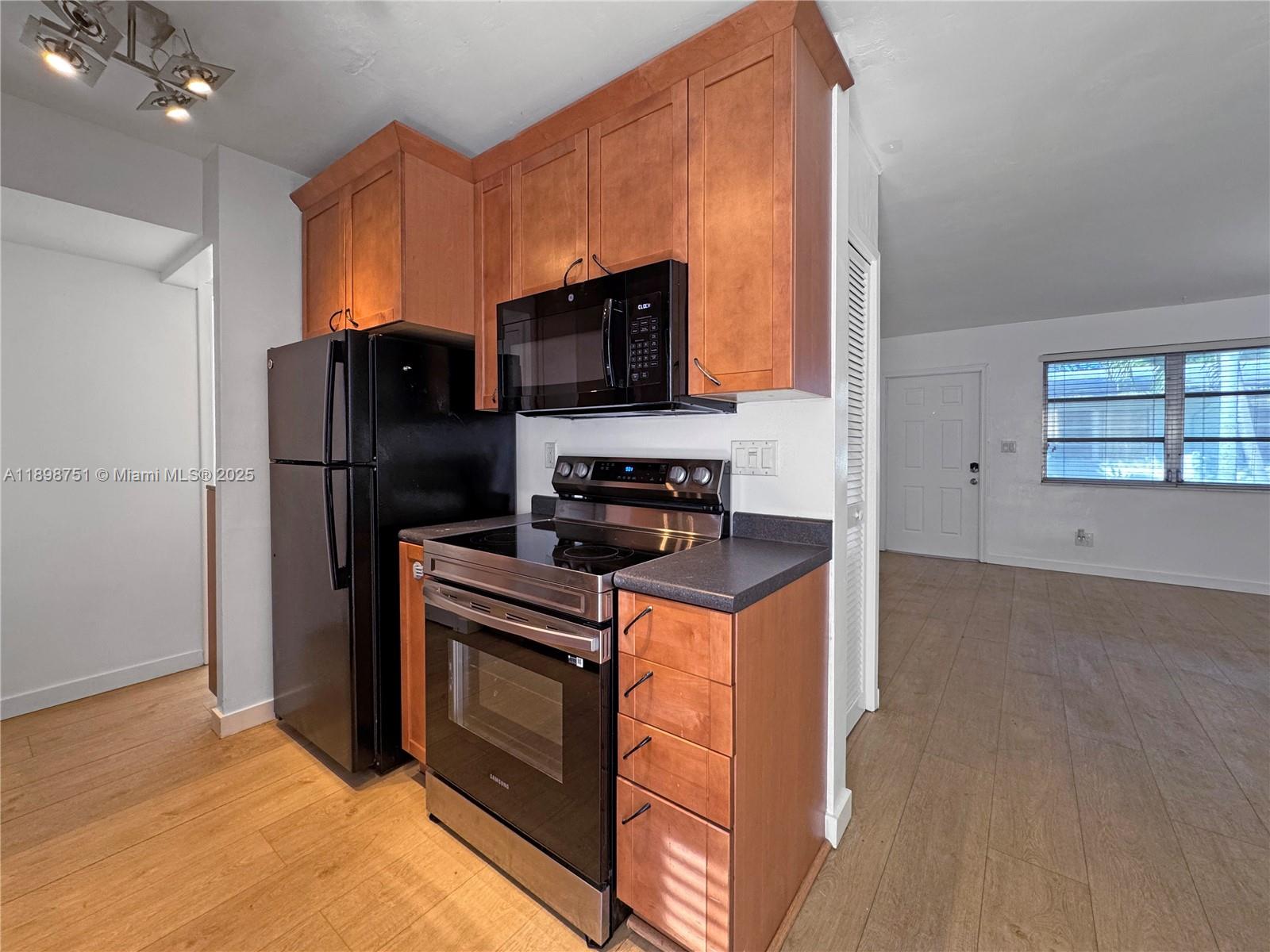 CORONET HAVEN CONDOMINIUM - Residential Lease