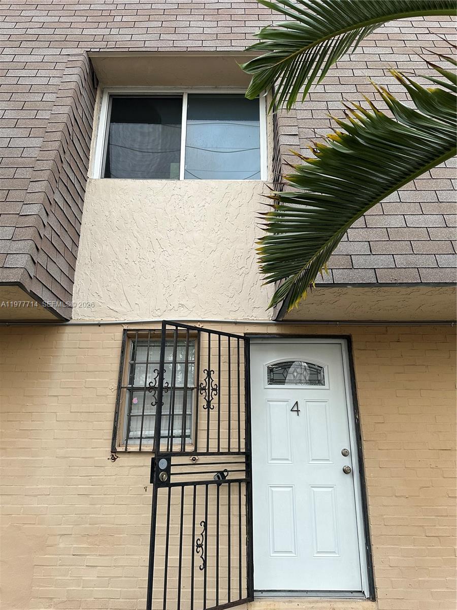 VILLAS TOWNHOUSES OF SWEE - Residential Lease