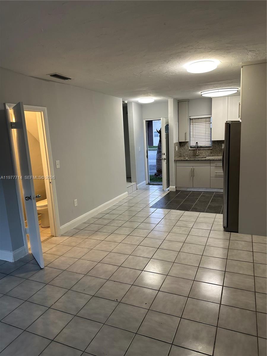 VILLAS TOWNHOUSES OF SWEE - Residential Lease