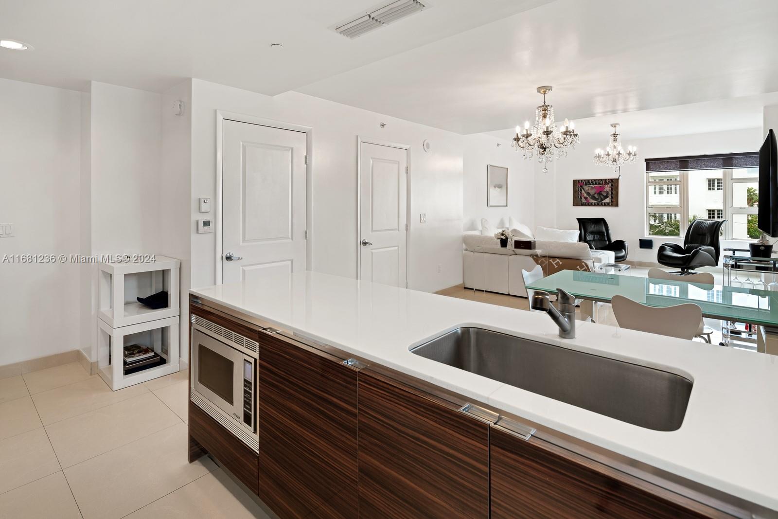 THE CARIBBEAN CONDO - Residential