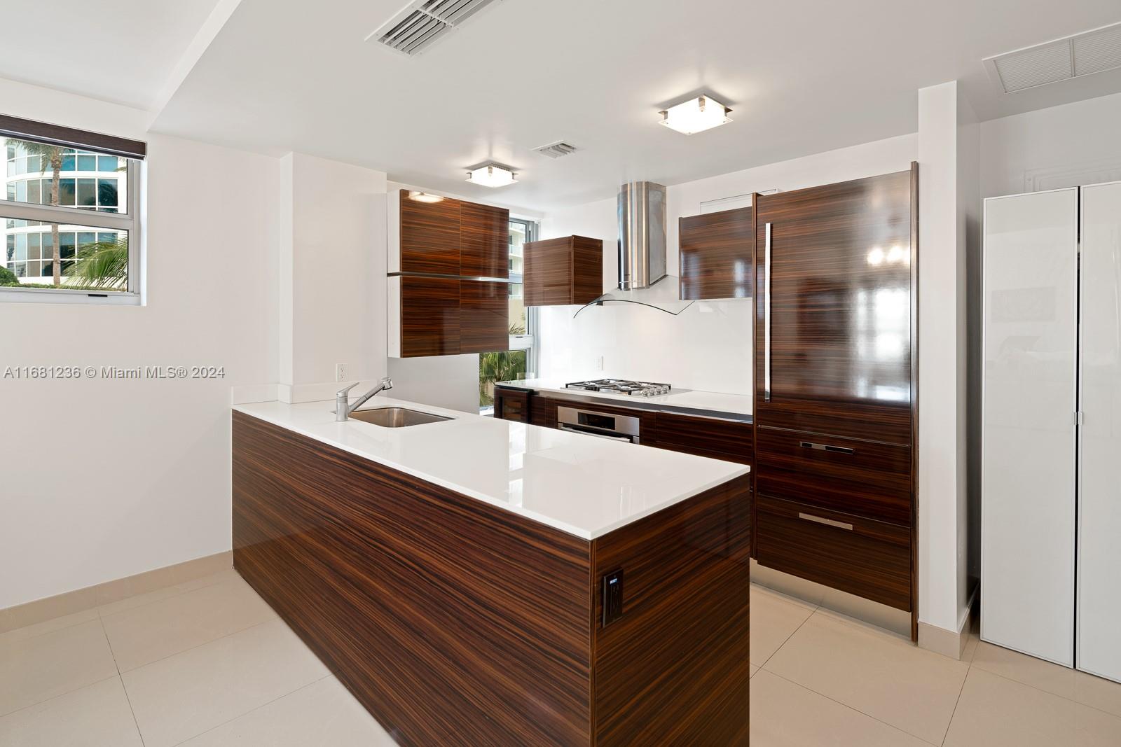 THE CARIBBEAN CONDO - Residential