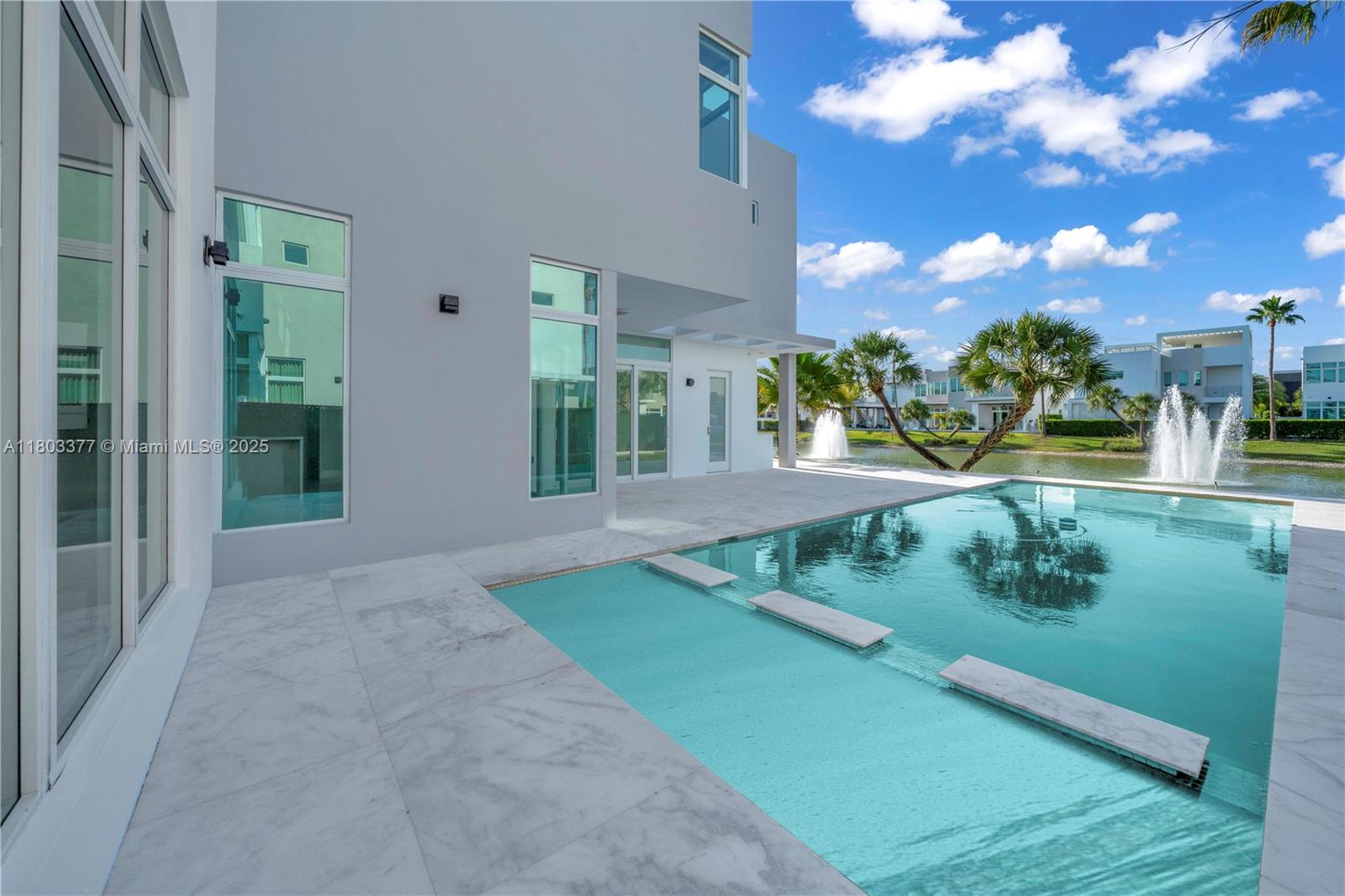 10553 NW 67th Ter