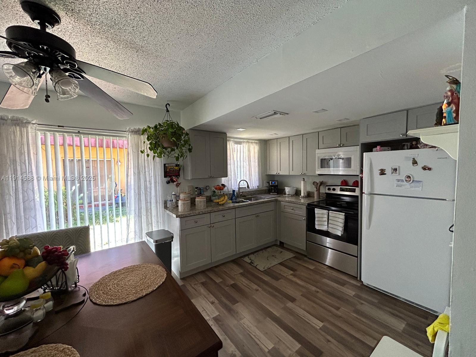 ROYAL OAKS TOWNHOUSE 6 CO - Residential