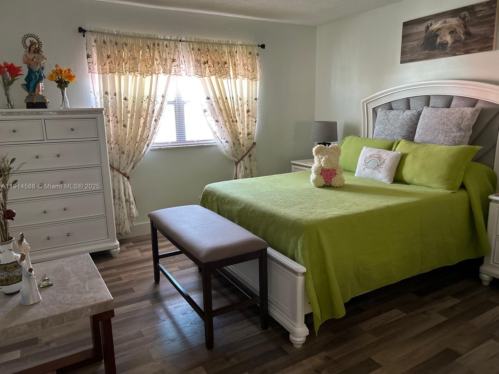 ROYAL OAKS TOWNHOUSE 6 CO - Residential