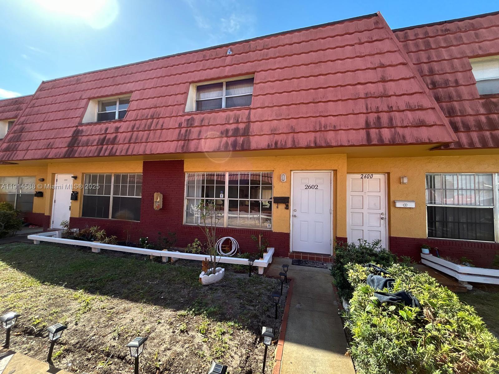 ROYAL OAKS TOWNHOUSE 6 CO - Residential