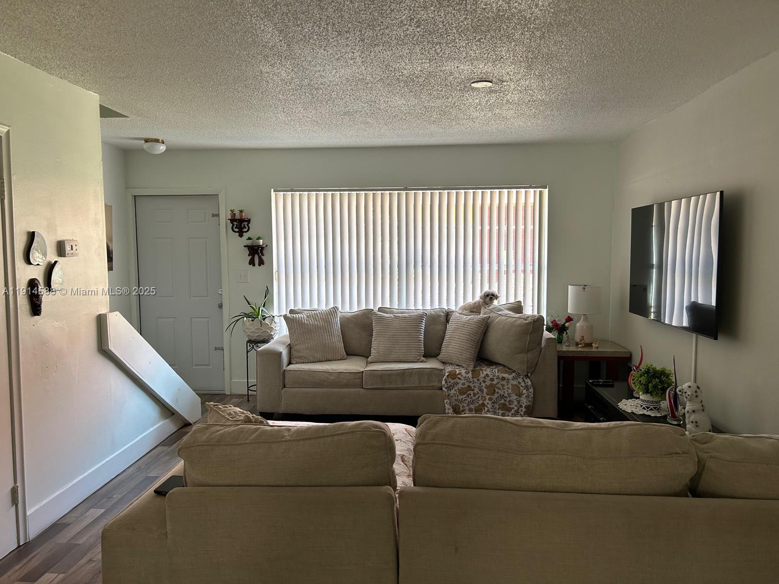 ROYAL OAKS TOWNHOUSE 6 CO - Residential