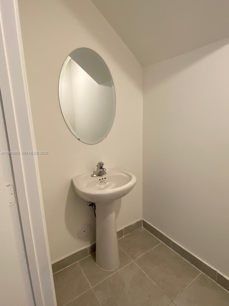 PINE ISLE - Residential