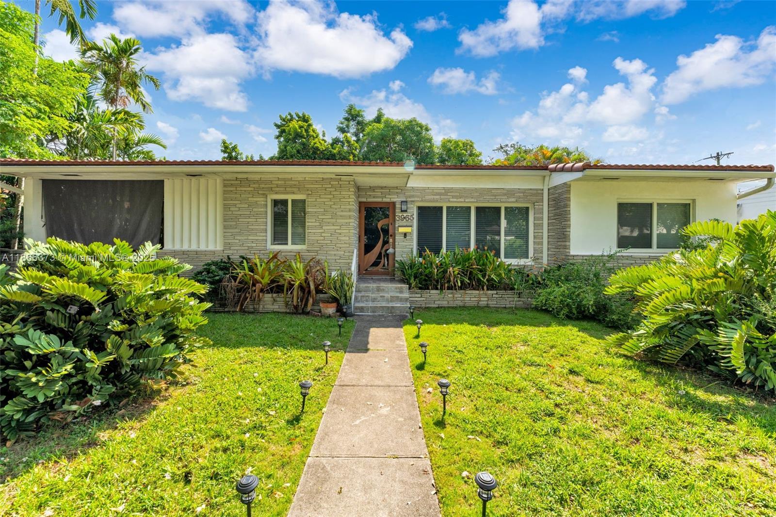 LOCATION,LOCATION,LOCATION THIS CHARMING ONE-STORY 3BED 2BATH 1 CAR CARPORT SINGLE FAMILY HOME IS LOCATED IN THE MUCH SOUGHT-AFTER RED BIRD NEIGHBORHOOD, JUST MINUTES FROM CORAL GABLES, SOUTH MIAMI AND MIAMI CHILDREN'S HOSPITAL. THIS PROPERTY FEATURES A VERY SPACIOUS PRIMARY SUITE, UPDATED BATHROOMS AND KITCHEN, HARDWOOD FLOORS, 2-YEAR-OLD BARREL TILE ROOF., IMPACT WINDOWS AND DOORS, NICE SIZE YARD WITH ROOM TO BUILD YOUR DREAM POOL AND ENTERTAIN FAMILY AND FRIENDS.
TENANT OCCUPIED. DO NOT DISTURB TENANTS, CALL L/A TO SCHEDULE YOU'RE SHOWING. INTERTIOR PICTURES POSTED WERE TAKEN PRIOR TO TENANT OCCUPYING. THIS IS TRULY MUST SEE!!