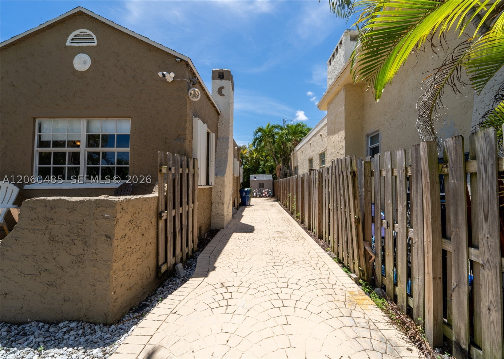 626 NE 4th Ct