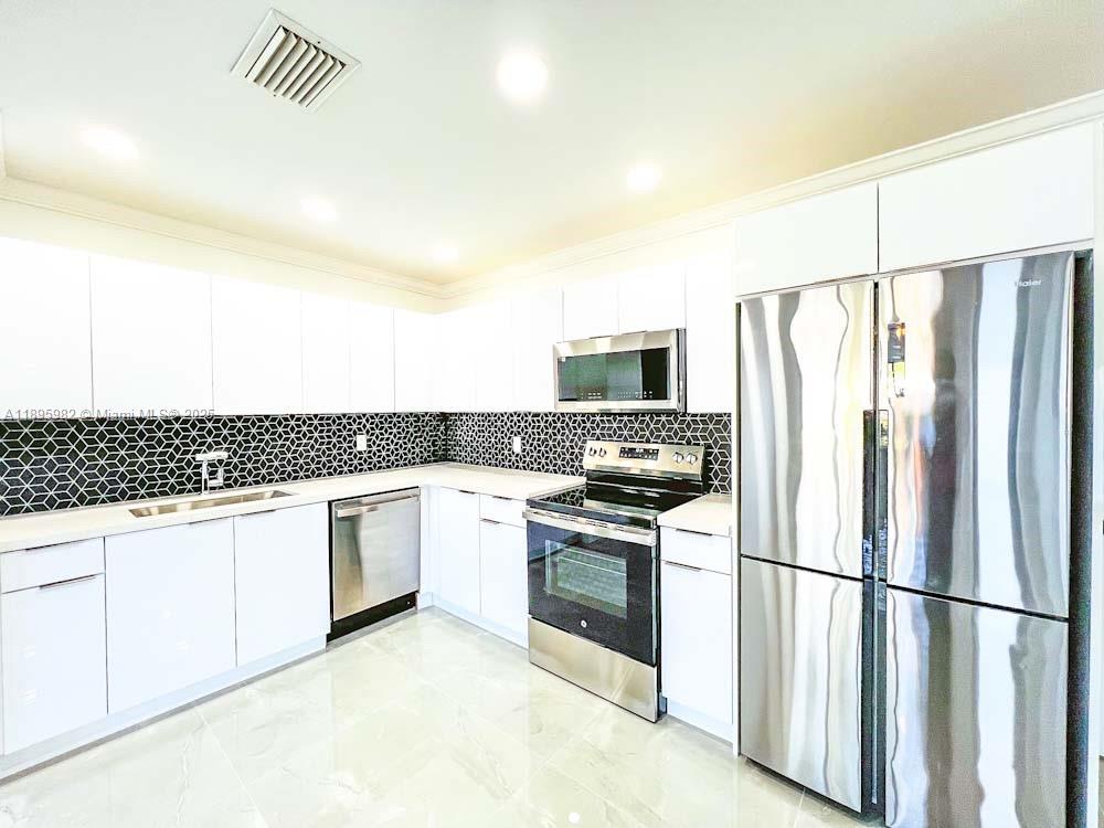 BOULEVARD ESTATES AMEN - Residential