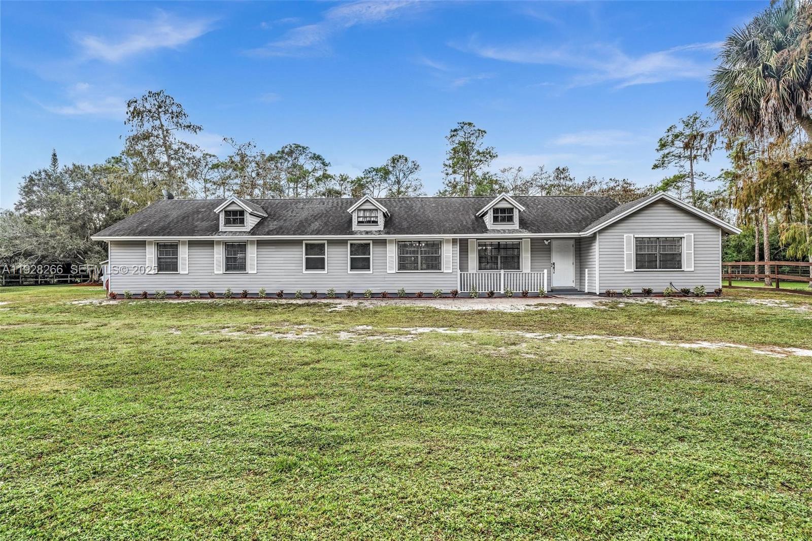 LOXAHATCHEE GROVES IN - Residential