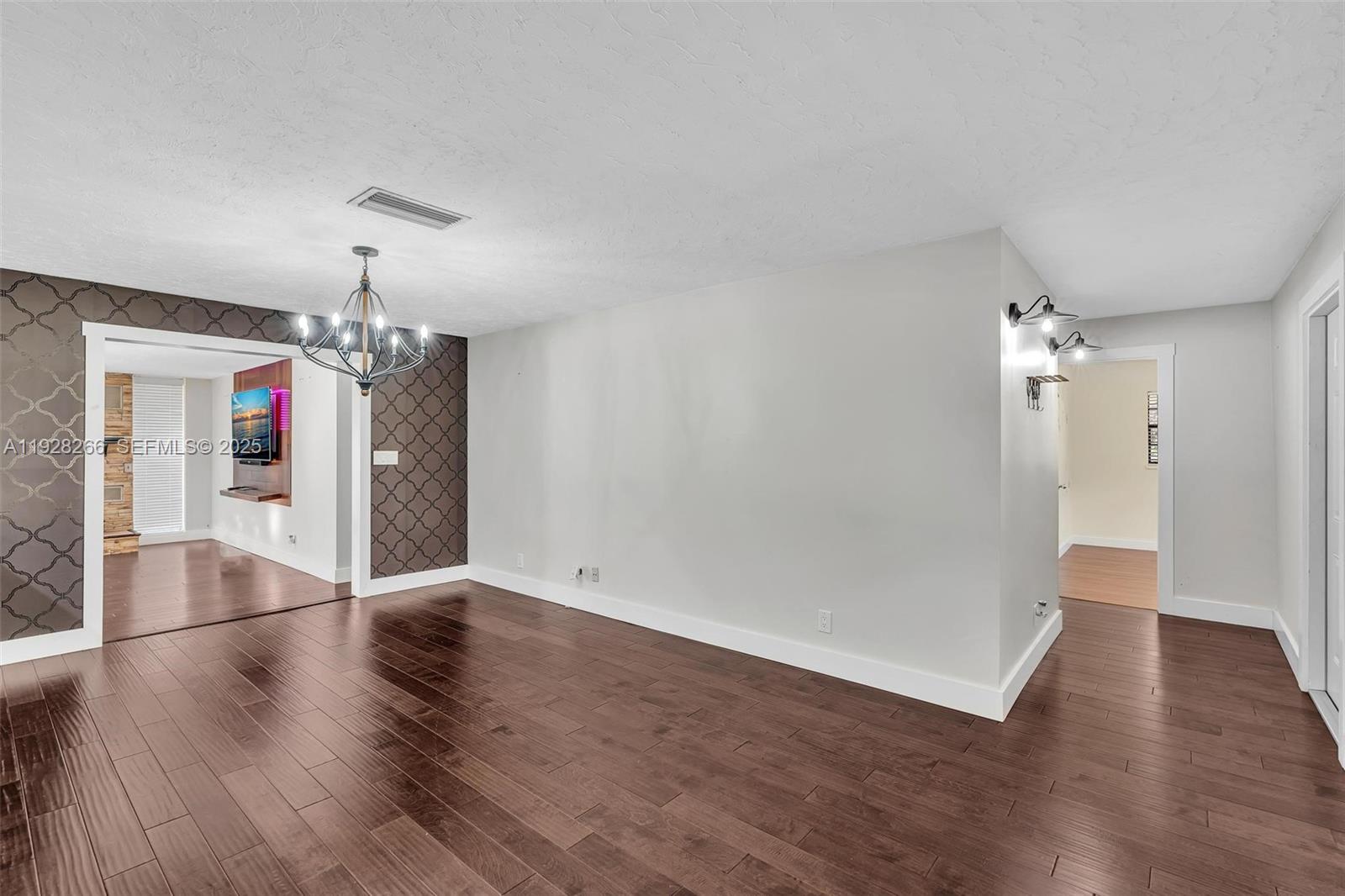 LOXAHATCHEE GROVES IN - Residential